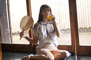 Mùa hè buồn chán ở quê địt cô vợ gần nhà thiếu thốn vì lấy gã chồng già