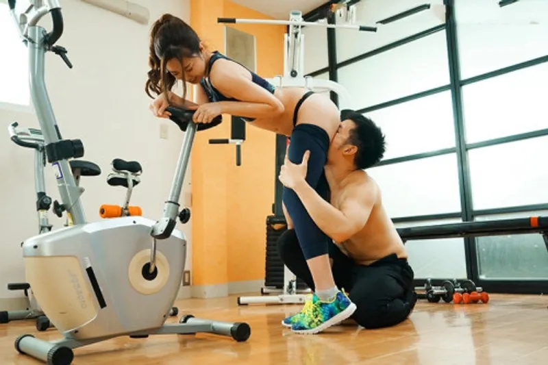 Xin ông chồng đi tập gym, người vợ "đi ngoài" với anh pt