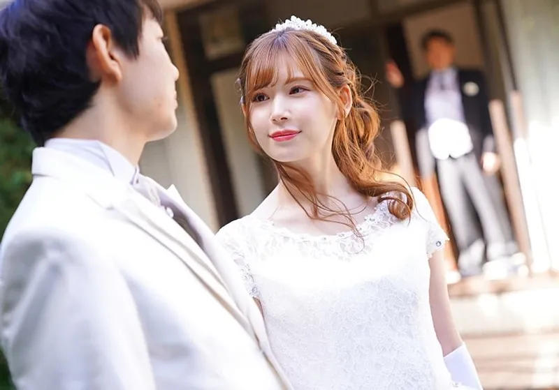 Bố gã chồng làm tình vợ của con trai ngay sau lễ cưới của con trai